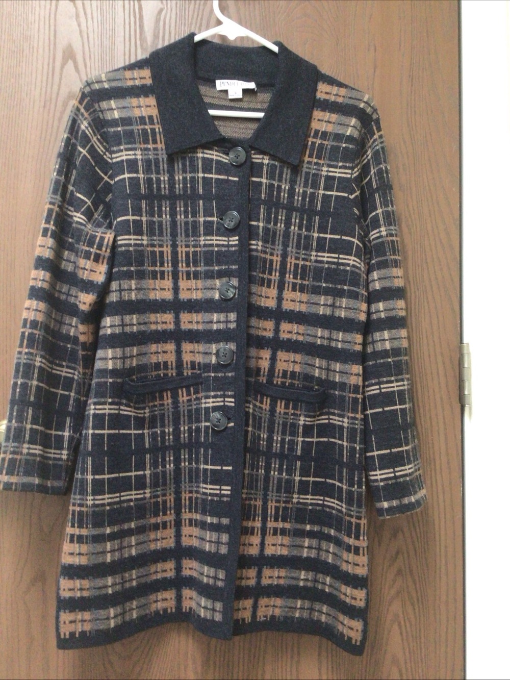 Pendleton black and Tan Plaid 100% Merino Wool cardigan pockets buttons, sz PS